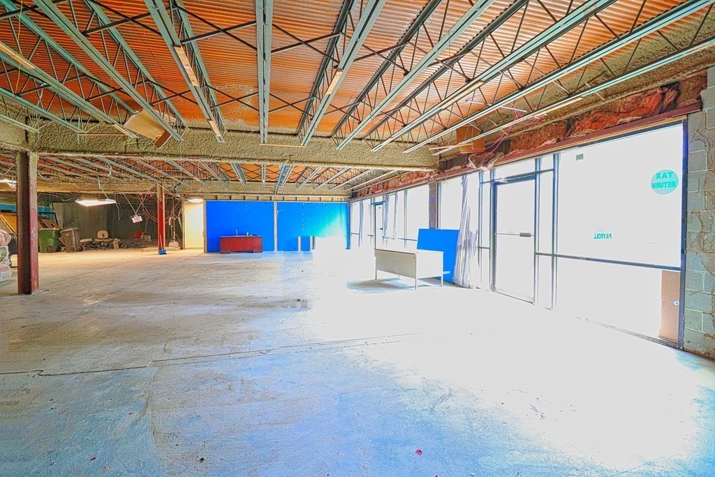 499 Essex Street Unit Lower #1, Lawrence, MA 01840 - Image 4