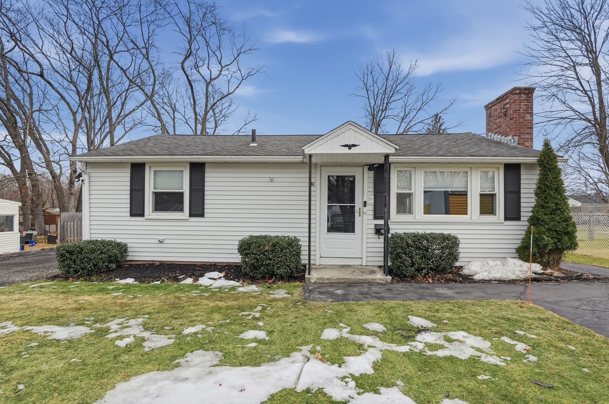 41 Lorchris St, Leominster, MA 01453