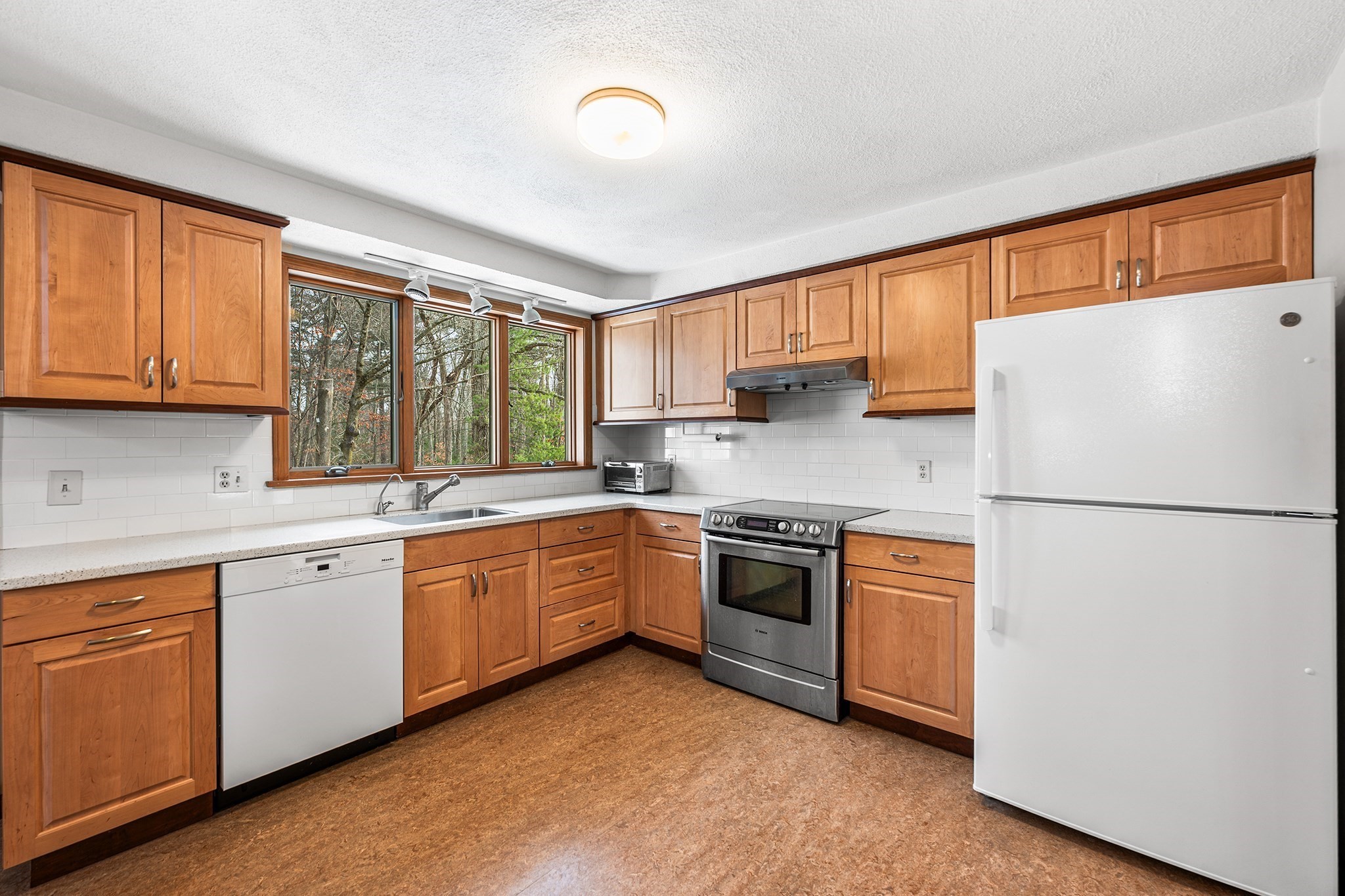 90 Sunnyside Ave, Reading, MA 01867 - Image 14