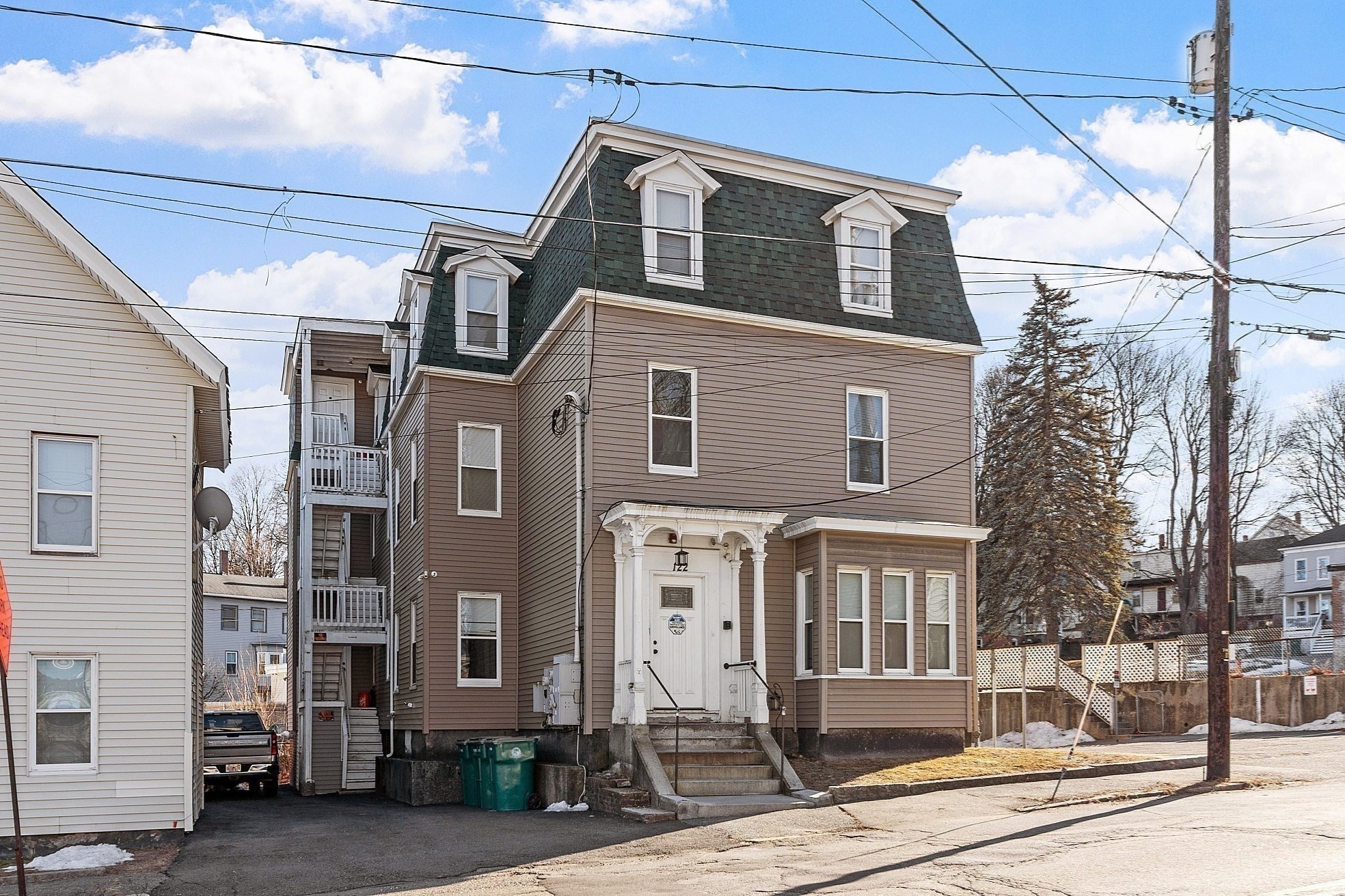 122 Laurel St, Fitchburg, MA 01420