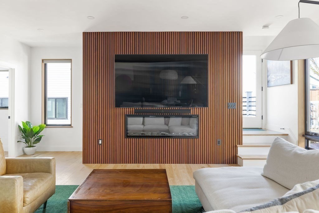 31 Hall St Unit 2, Waltham, MA 02453 - Image 3