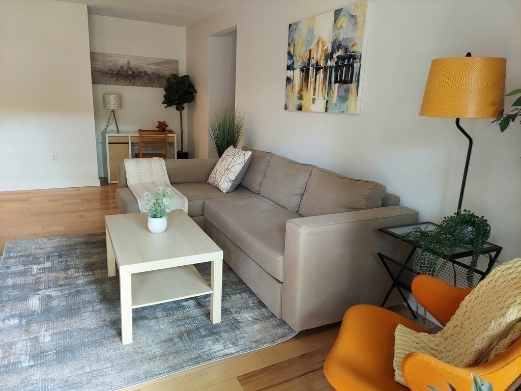 60 Shrewsbury Green Dr Unit B, Shrewsbury, MA 01545