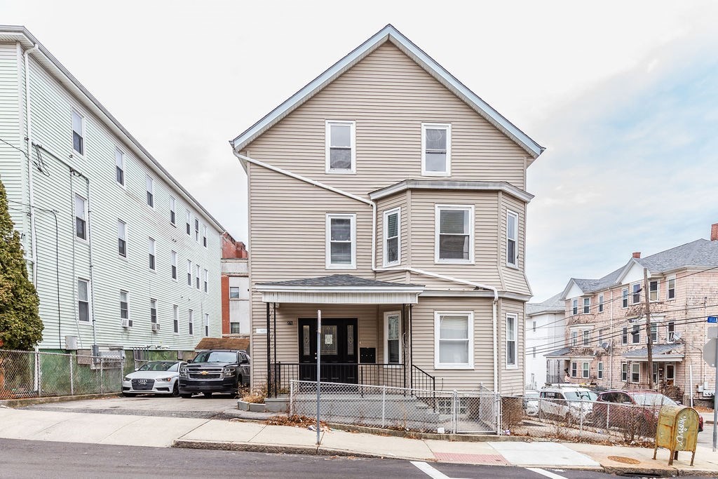 271 Mulberry St, Fall River, MA 02721