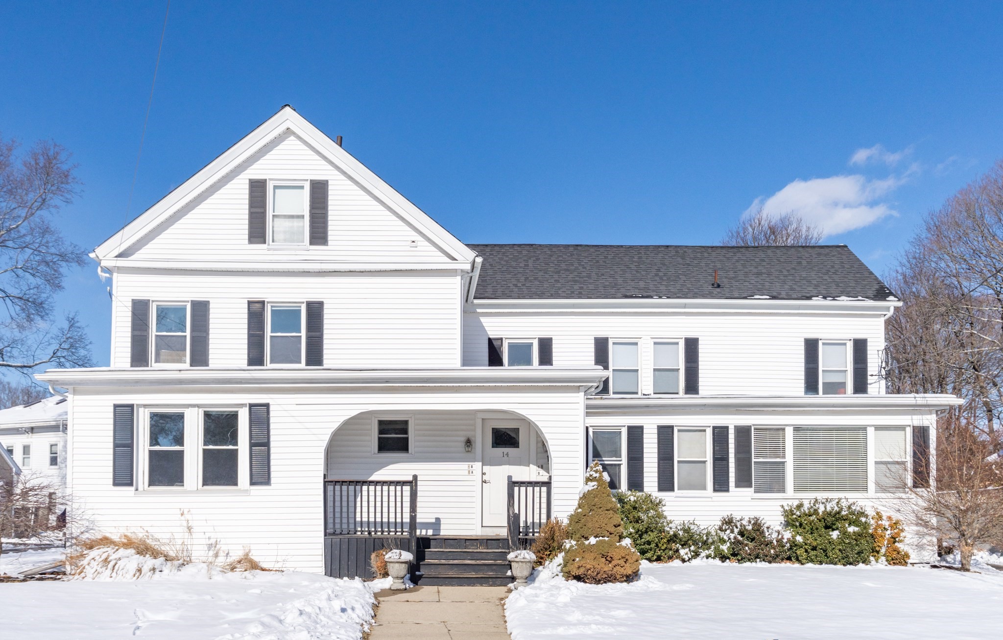 14 Pleasant St Unit B, Franklin, MA 02038