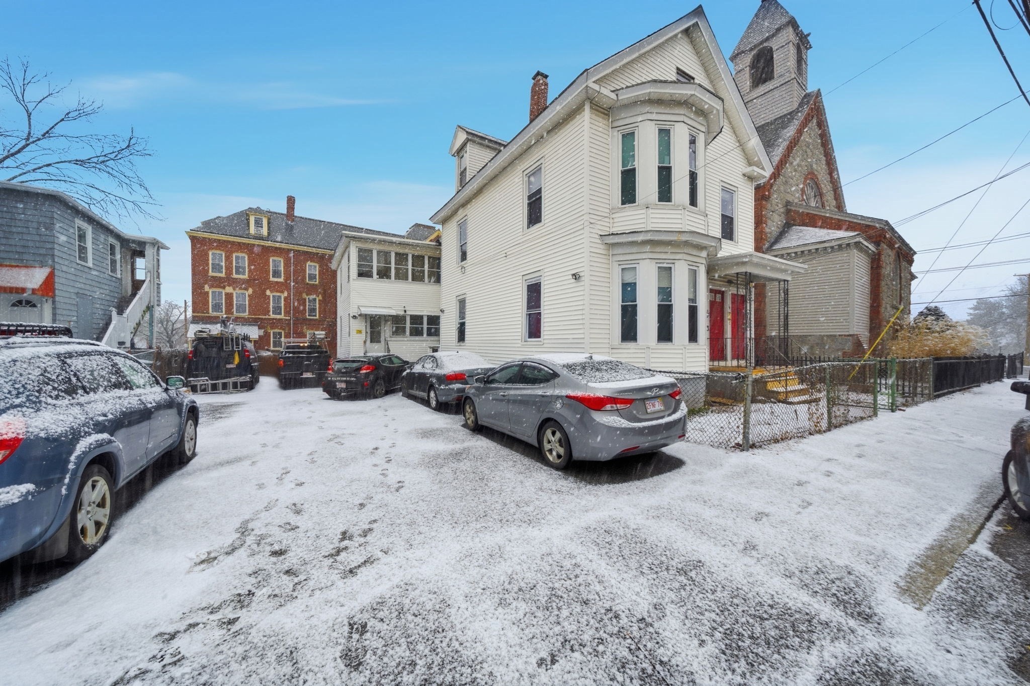 63 Bowers St, Lowell, MA 01854