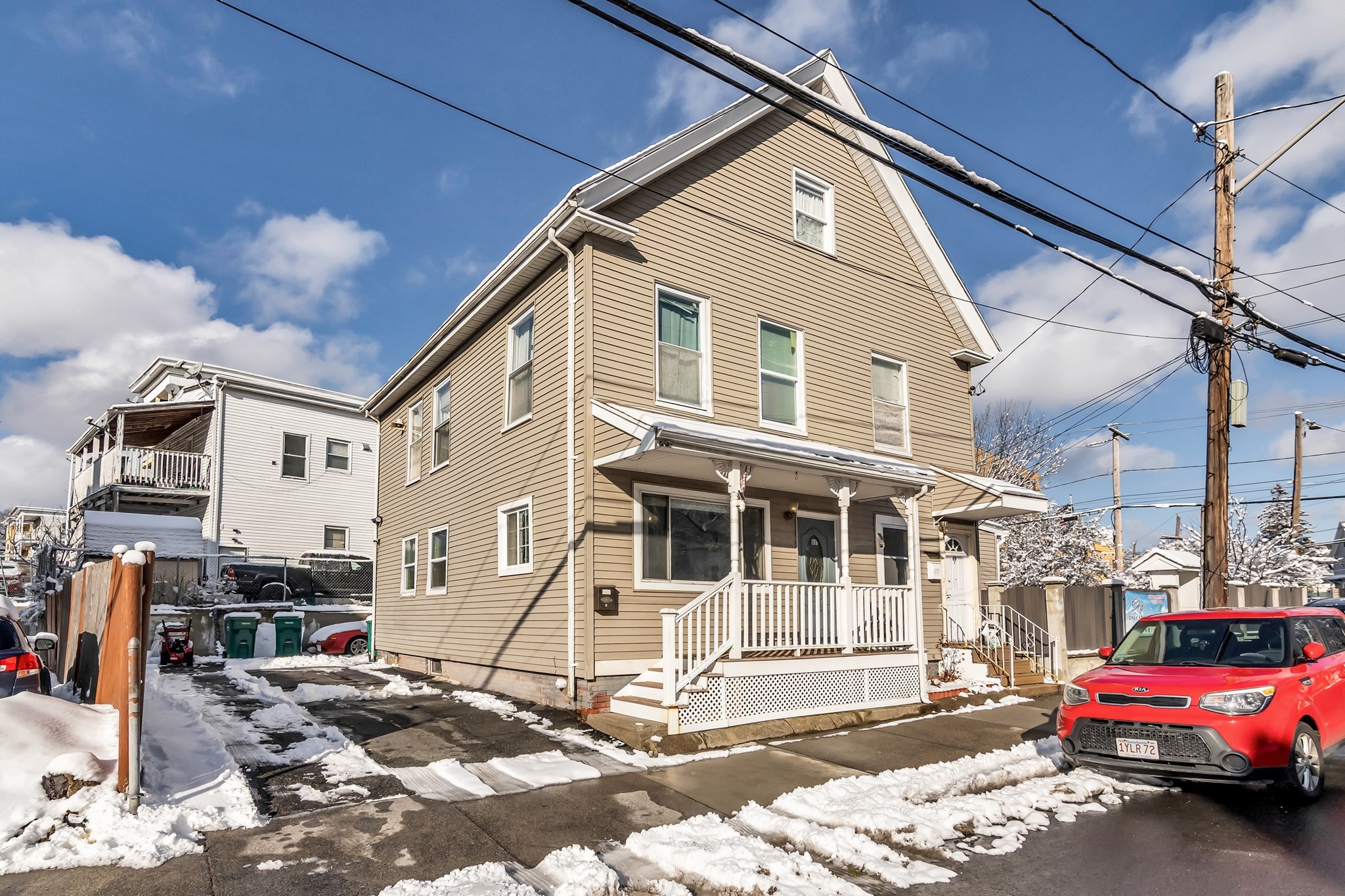 69 Hollingsworth St, Lynn, MA 01902