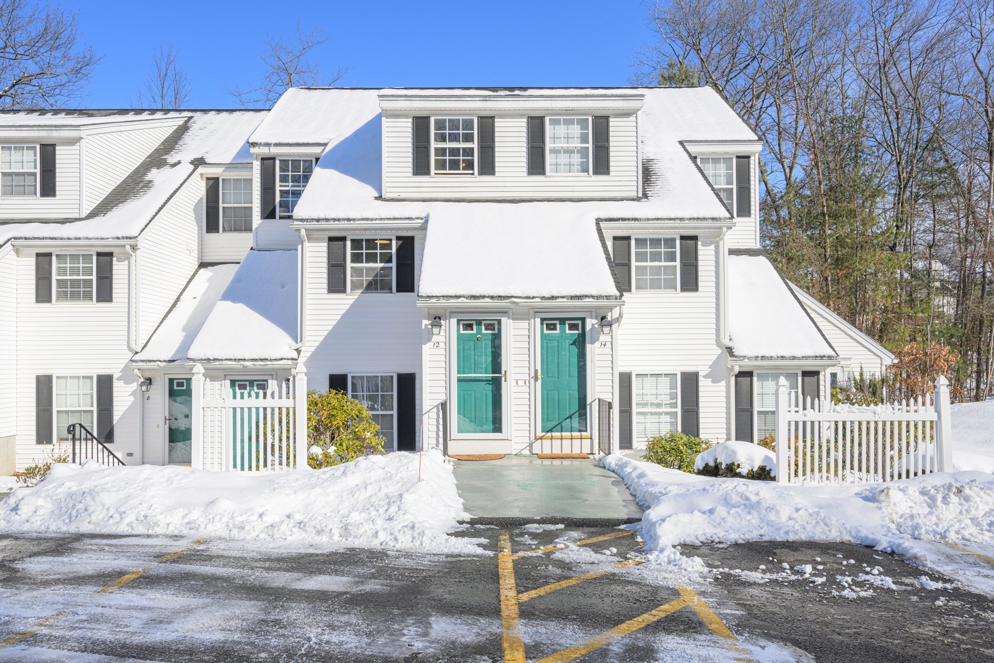 12 Gates Crossing Unit 12, Leominster, MA 01453