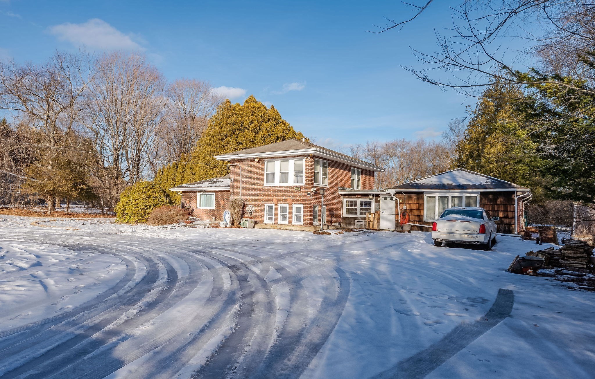 731 Hilldale Ave, Haverhill, MA 01832