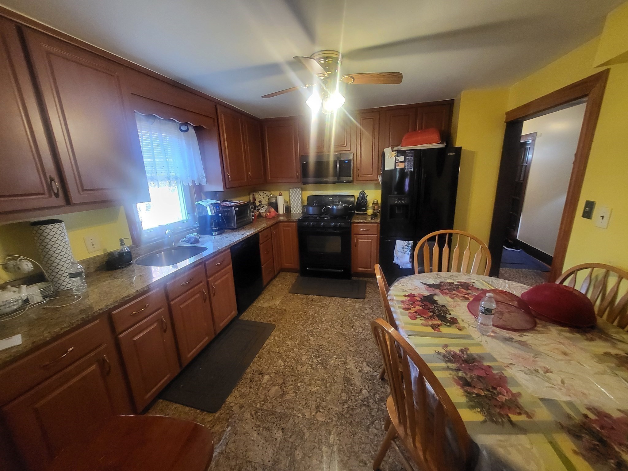 438 School St, Stoughton, MA 02072 - Image 10