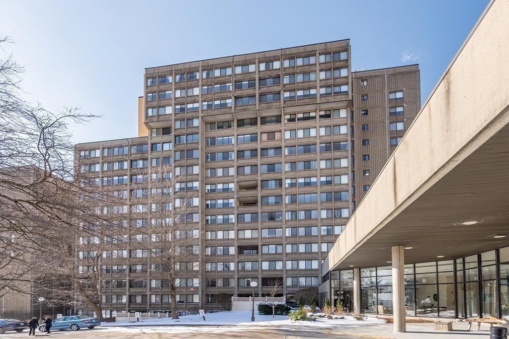 250 Hammond Pond Parkway Unit 213S, Newton, MA 02467