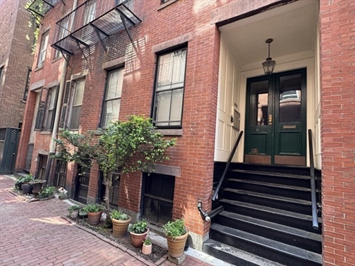 6 Goodwin Place, Apt B