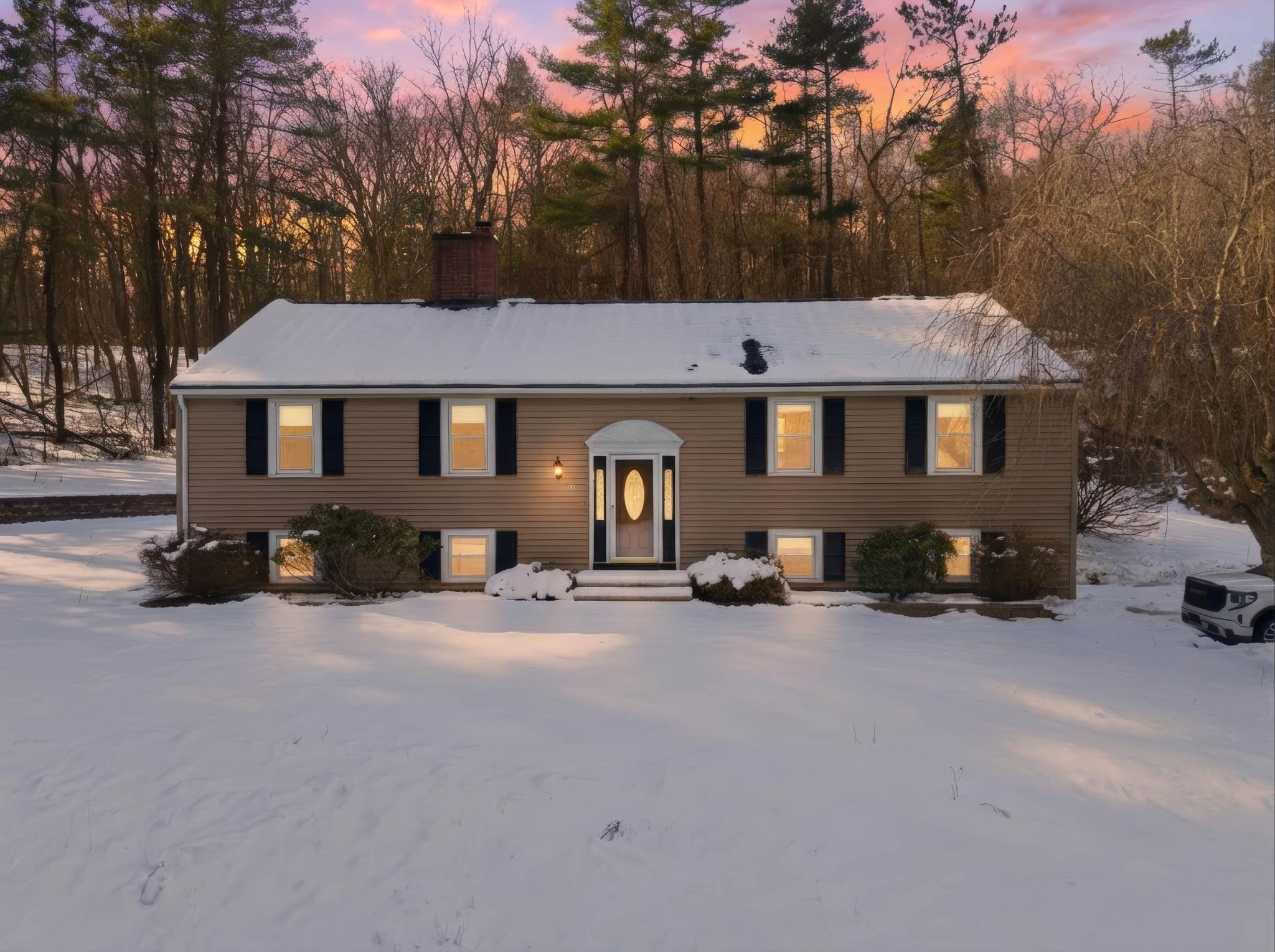 17 Averill St, Topsfield, MA 01983