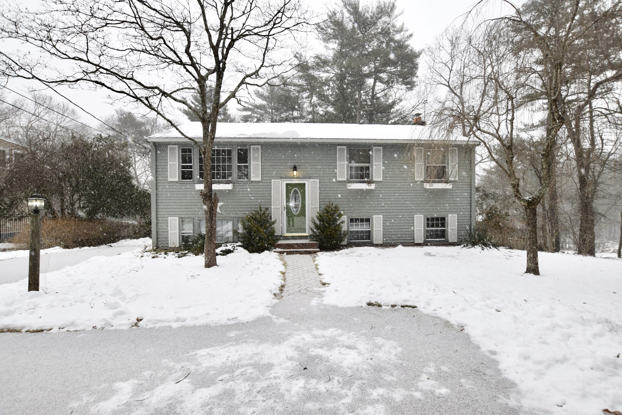 353 Cross St, Hanson, MA 02341