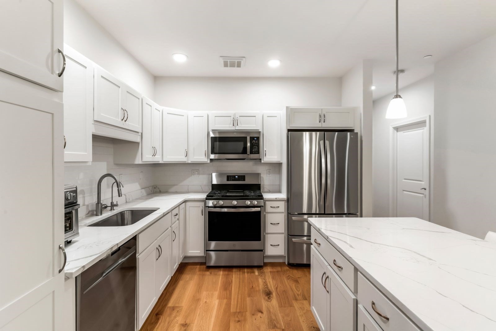 60 Coppersmith Way Unit 304, Canton, MA 02021