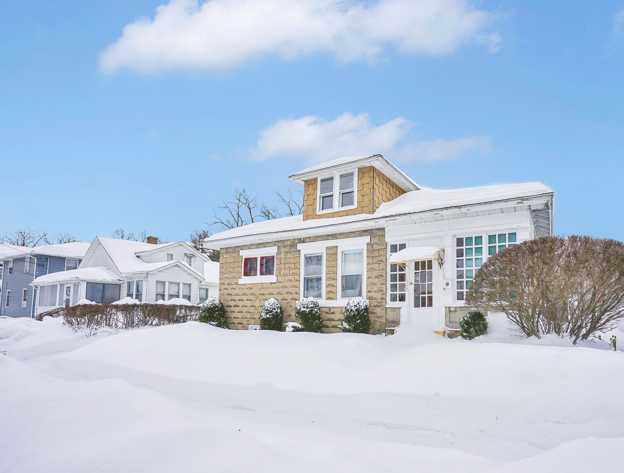 11 Ina St, Springfield, MA 01109