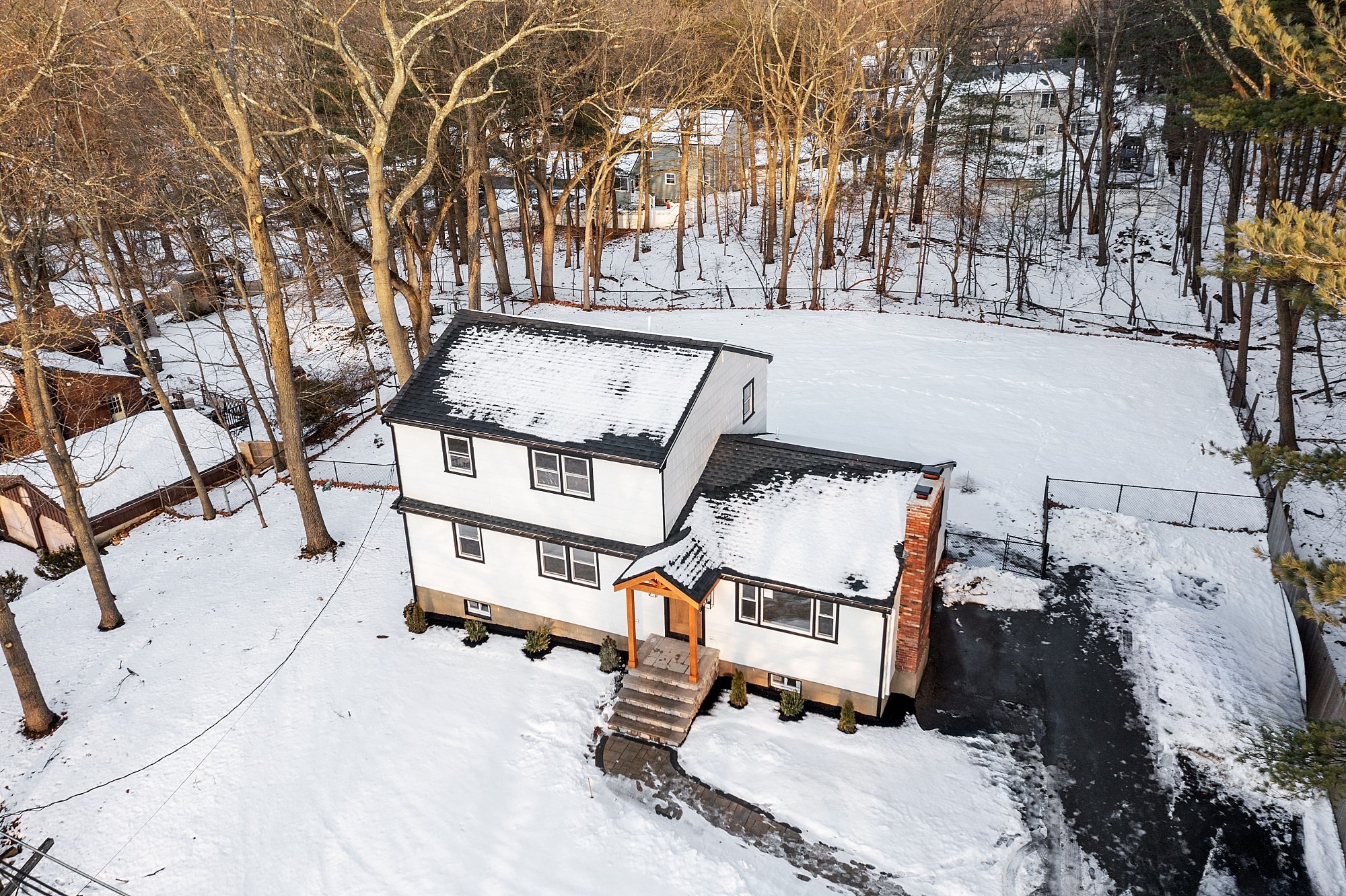 114 Lake St, Peabody, MA 01960