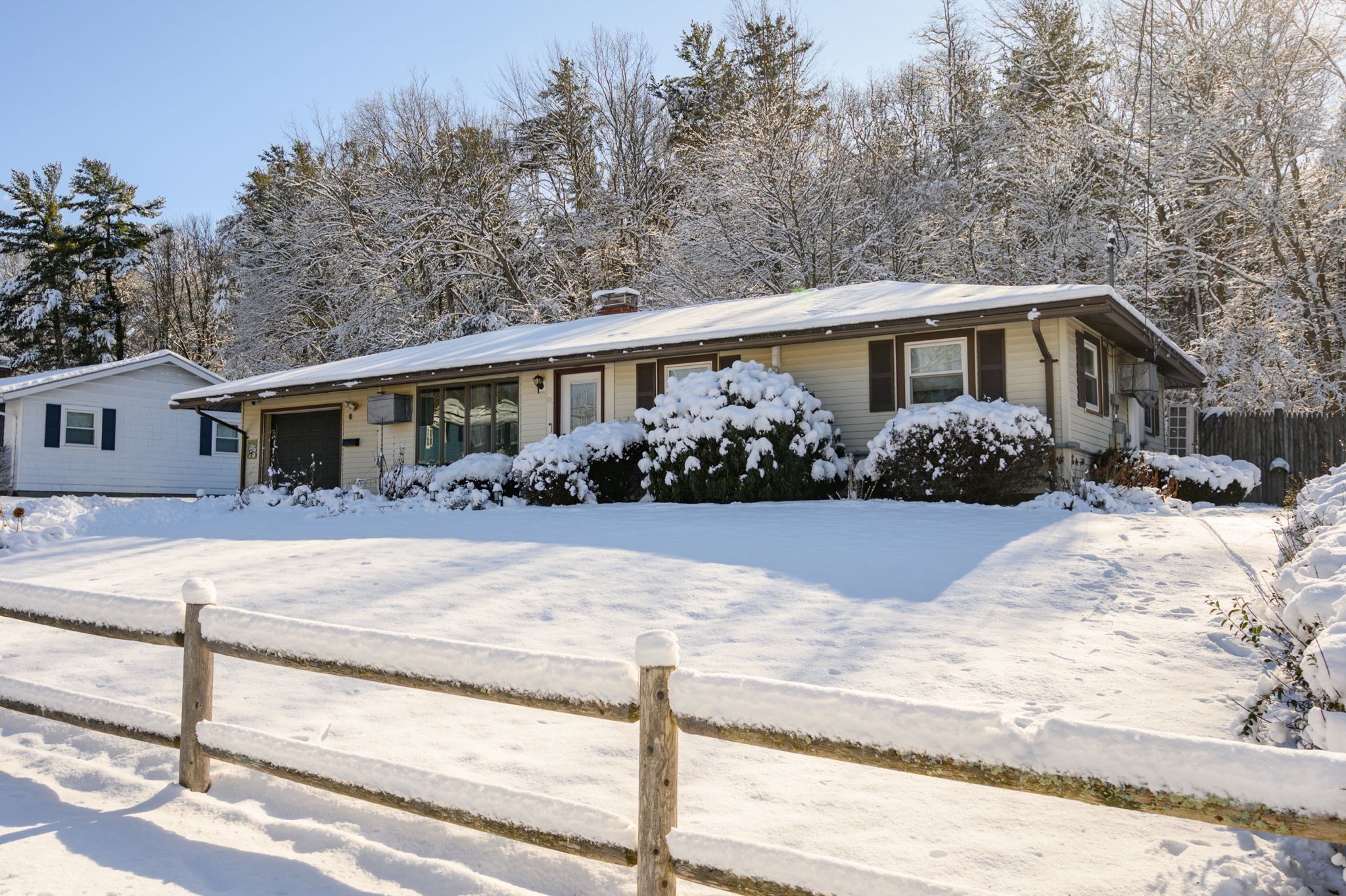 95 Rindone St, Holbrook, MA 02343