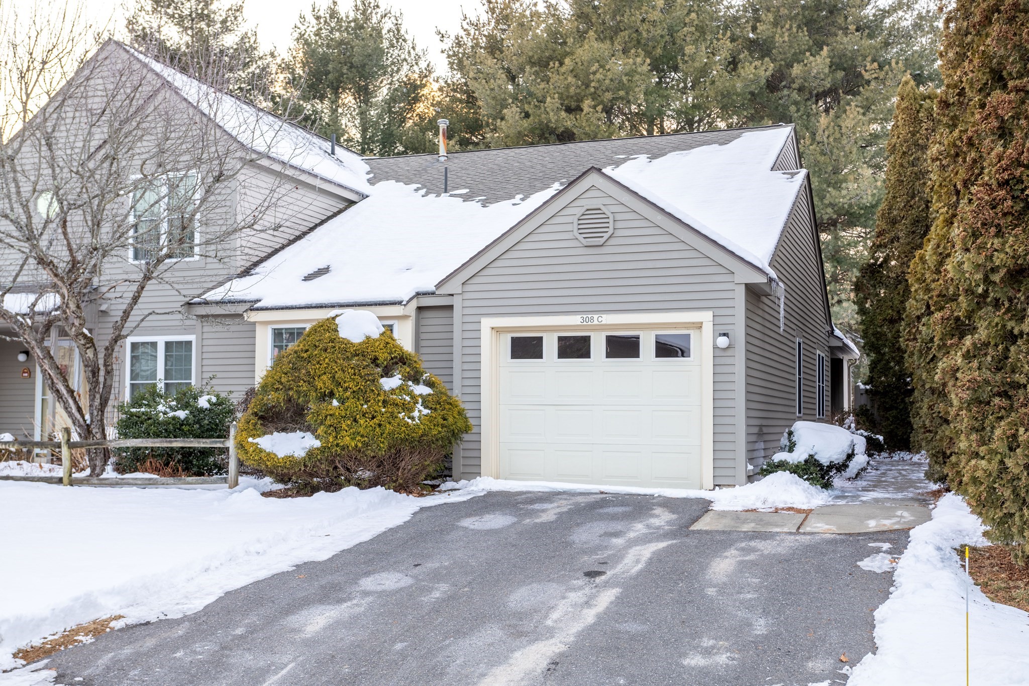 308 Ridgefield Cir Unit C, Clinton, MA 01510