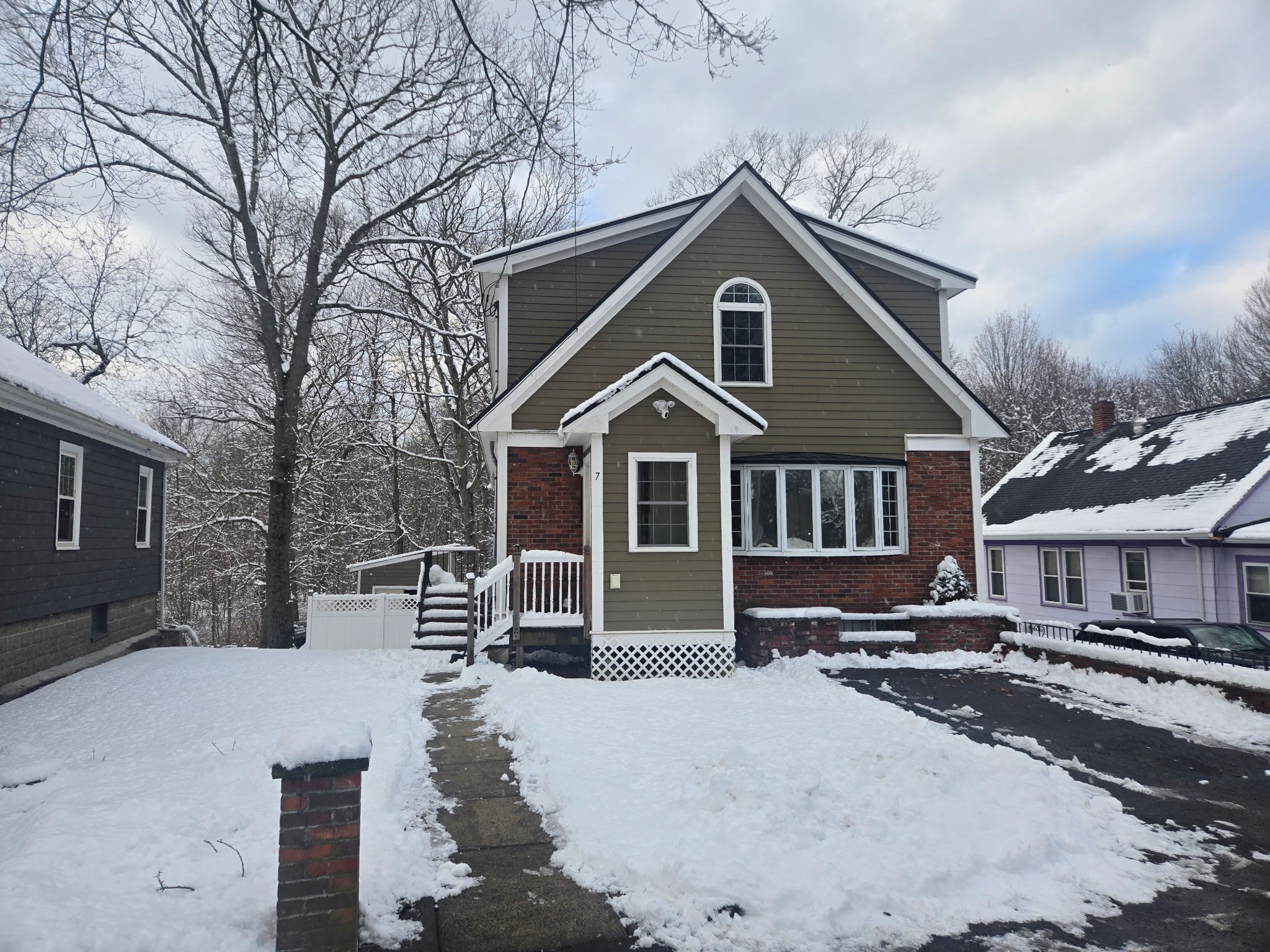 7 Central St, Saugus, MA 01906