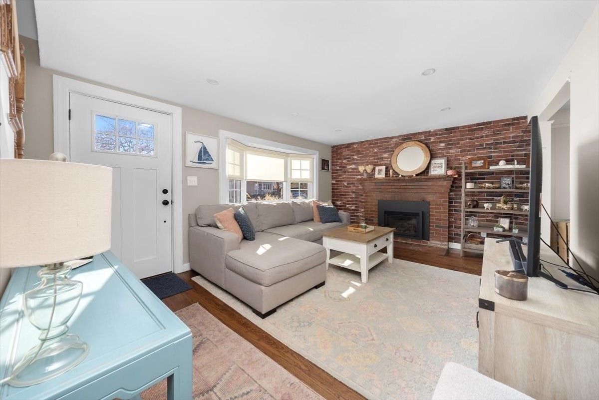 92 Doris Dr, Weymouth, MA 02191 - Image 3