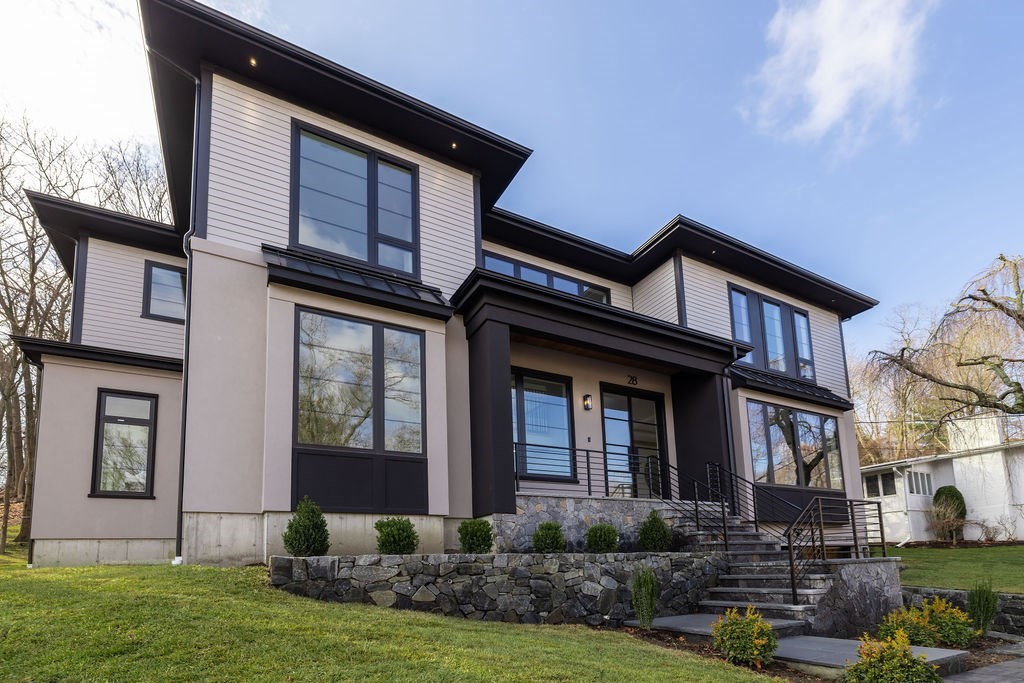 28 Cottonwood Rd, Newton, MA 02459