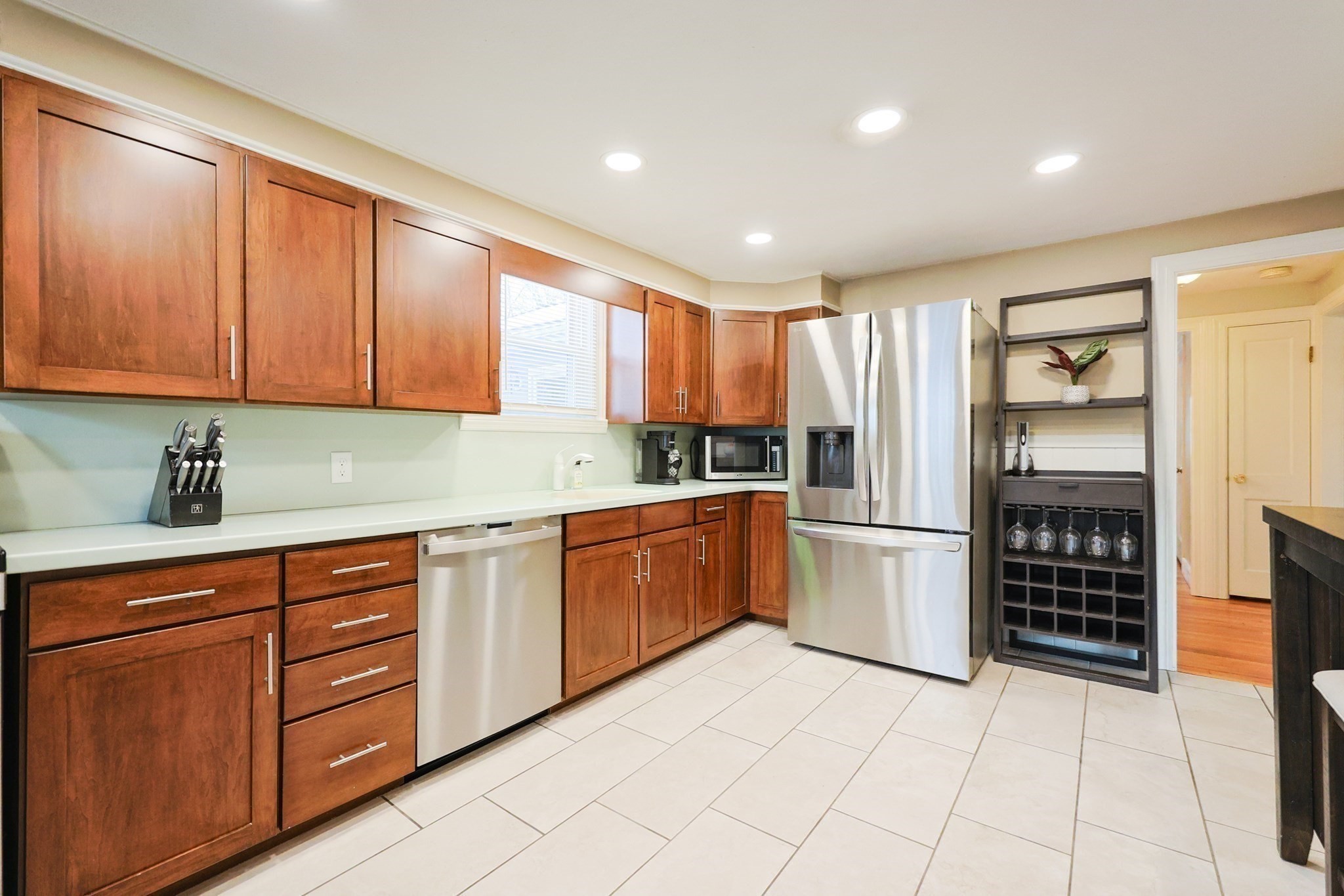 16 Sunset Dr, Peabody, MA 01960 - Image 3