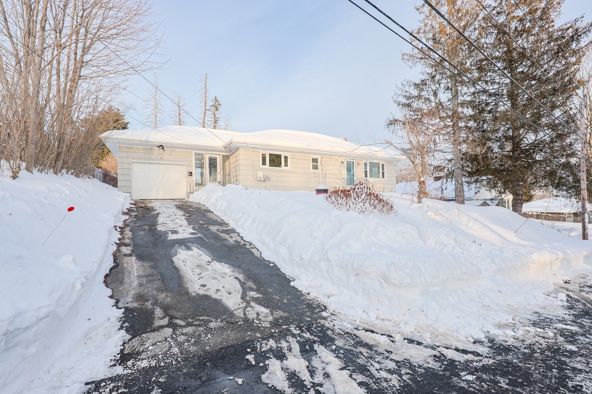 86 Old Sturbridge Rd, Southbridge, MA 01550