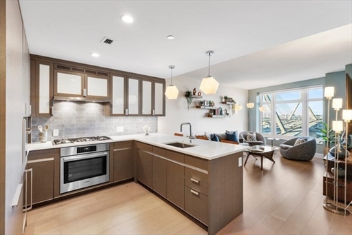 100 Lovejoy Wharf, Apt 9F
