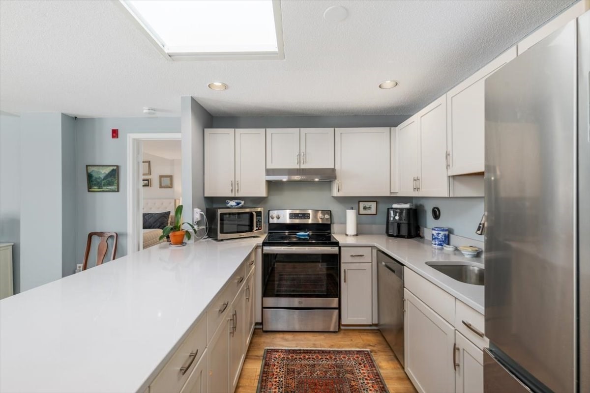 11 Church St Unit 702, Salem, MA 01970