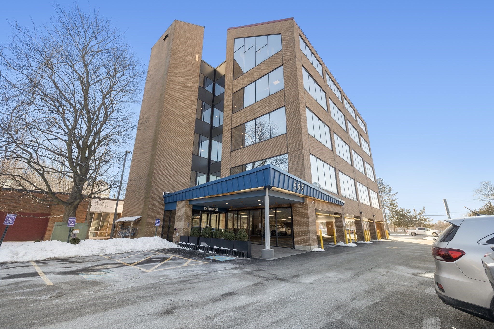 595 Pawtucket Blvd Unit 1A, Lowell, MA 01854