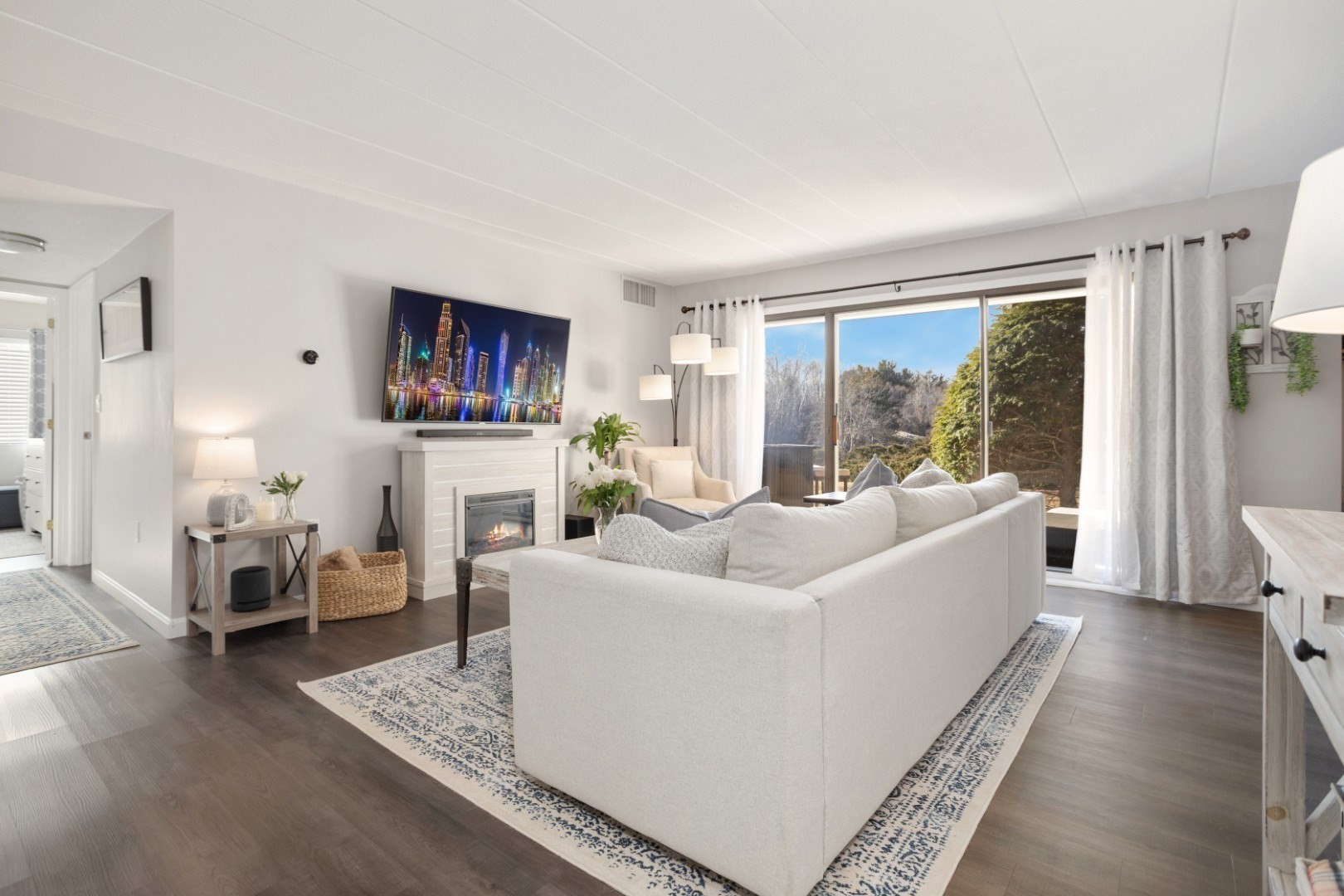 3 Ledgewood Way Unit 8, Peabody, MA 01960