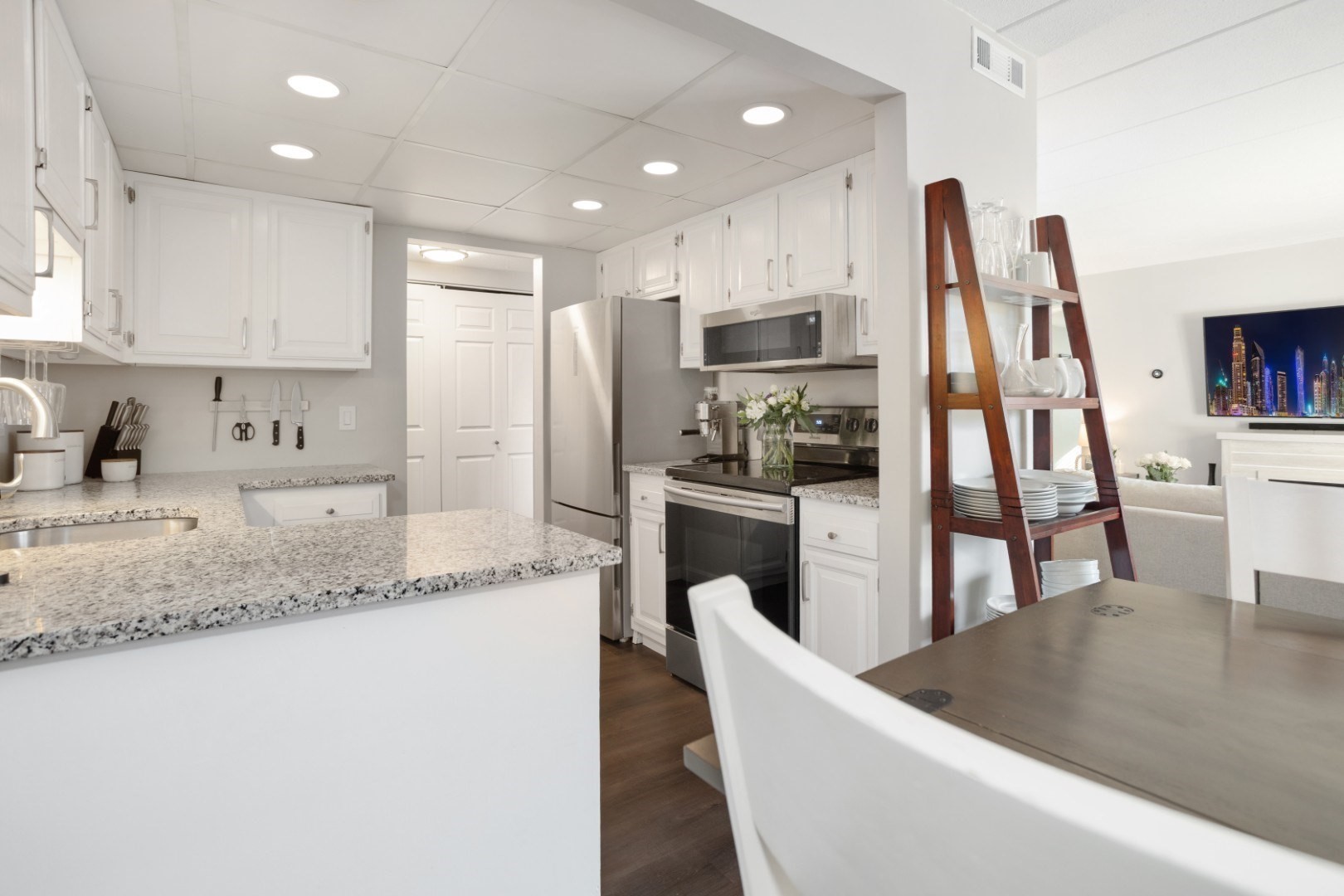 3 Ledgewood Way Unit 8, Peabody, MA 01960 - Image 12