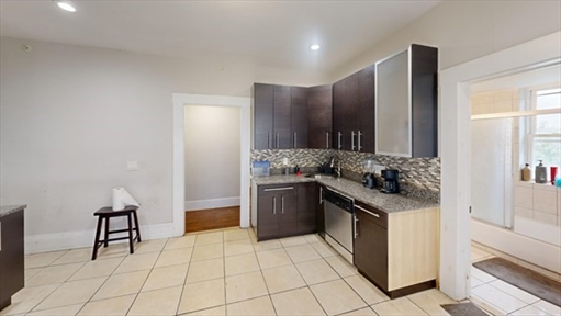 3147-3149 Washington St., Apt 3