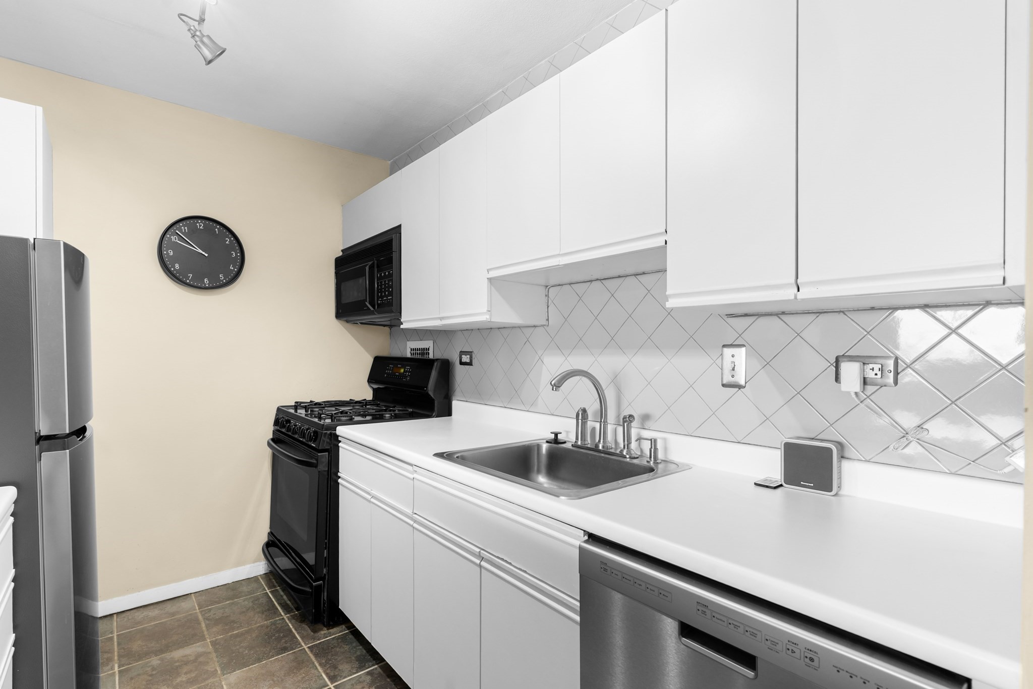 8 Whittier Unit 18A, West End, Boston, MA 02114 - Image 12
