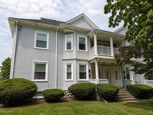 215 Ash St, Apt 3