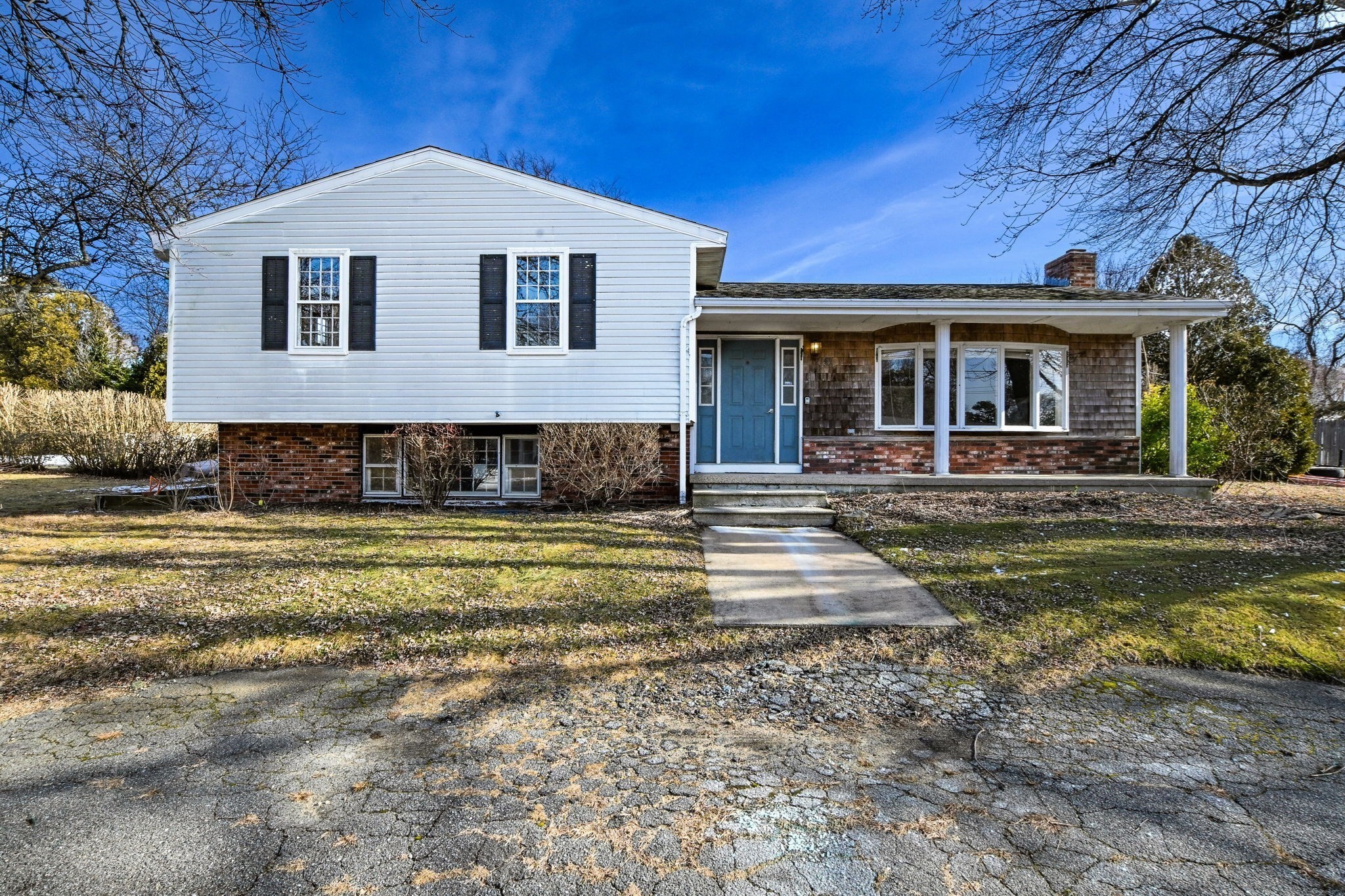 49 Broken Bow Ln, Falmouth, MA 02536