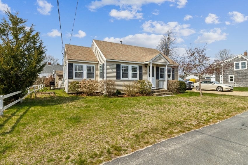 10 Surf Avenue, Wareham, MA 02571