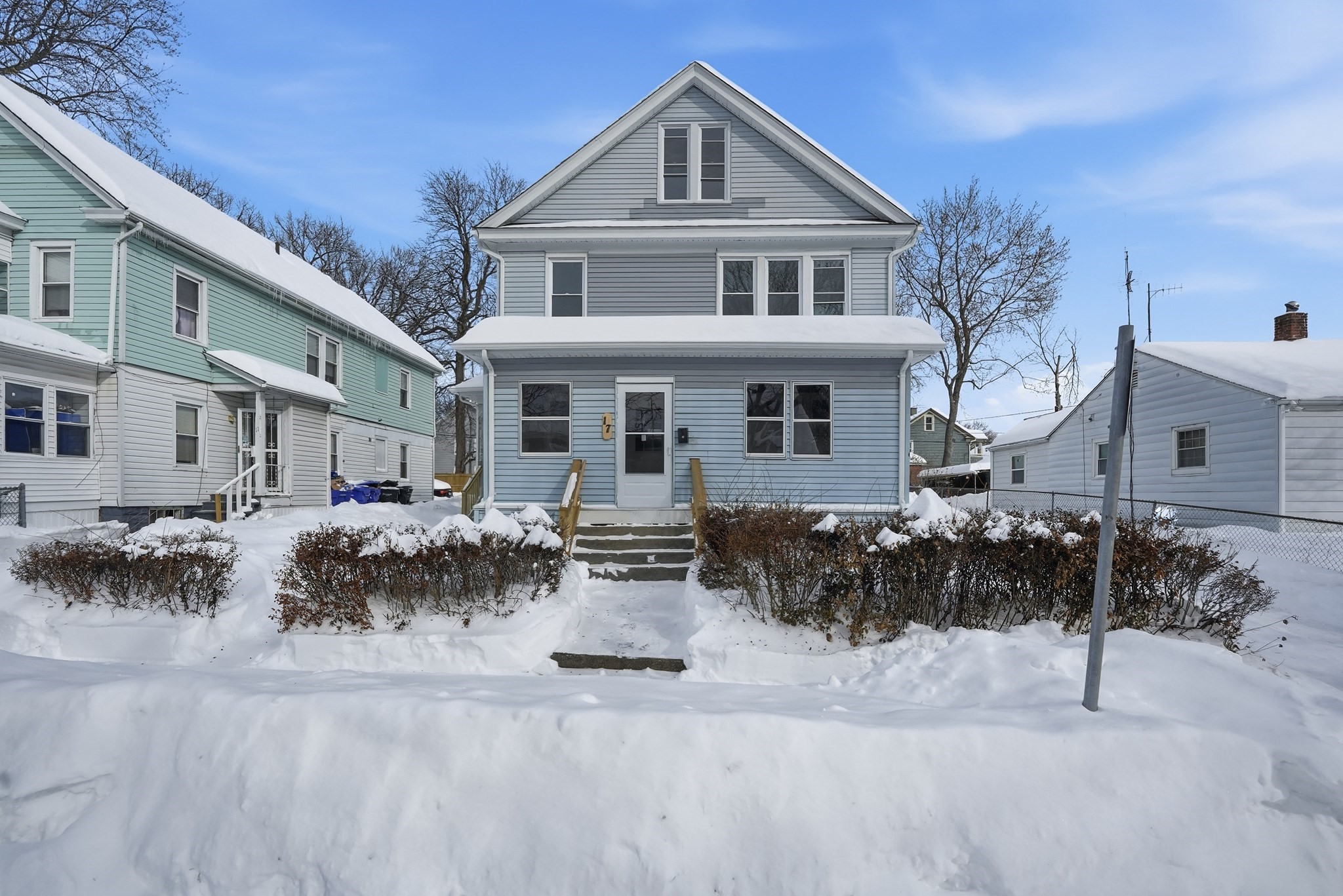 15 Sycamore St, Springfield, MA 01109