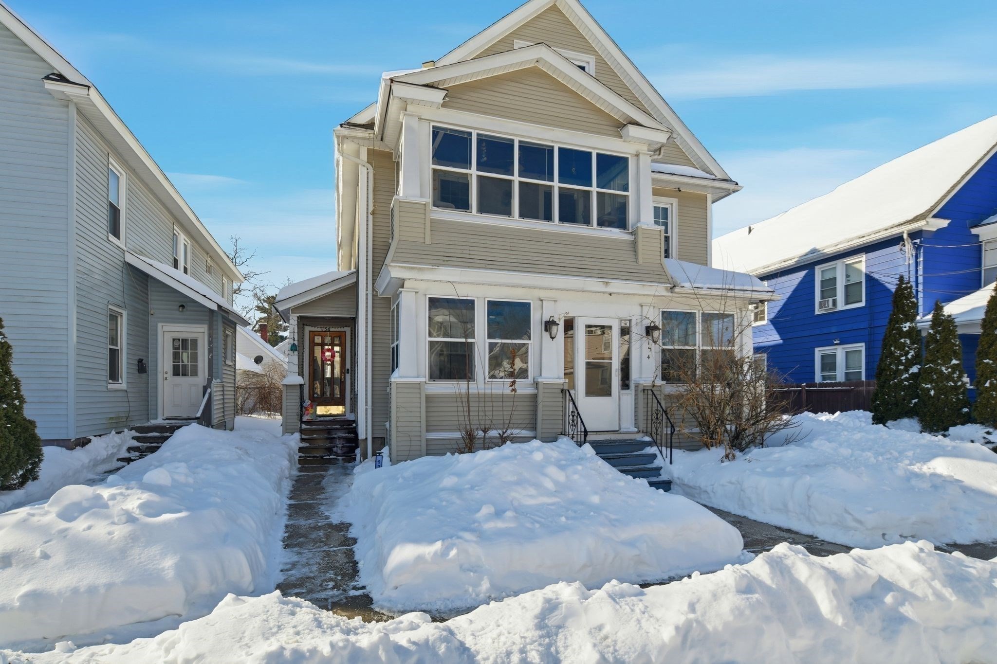 134 Woodlawn St, Springfield, MA 01108