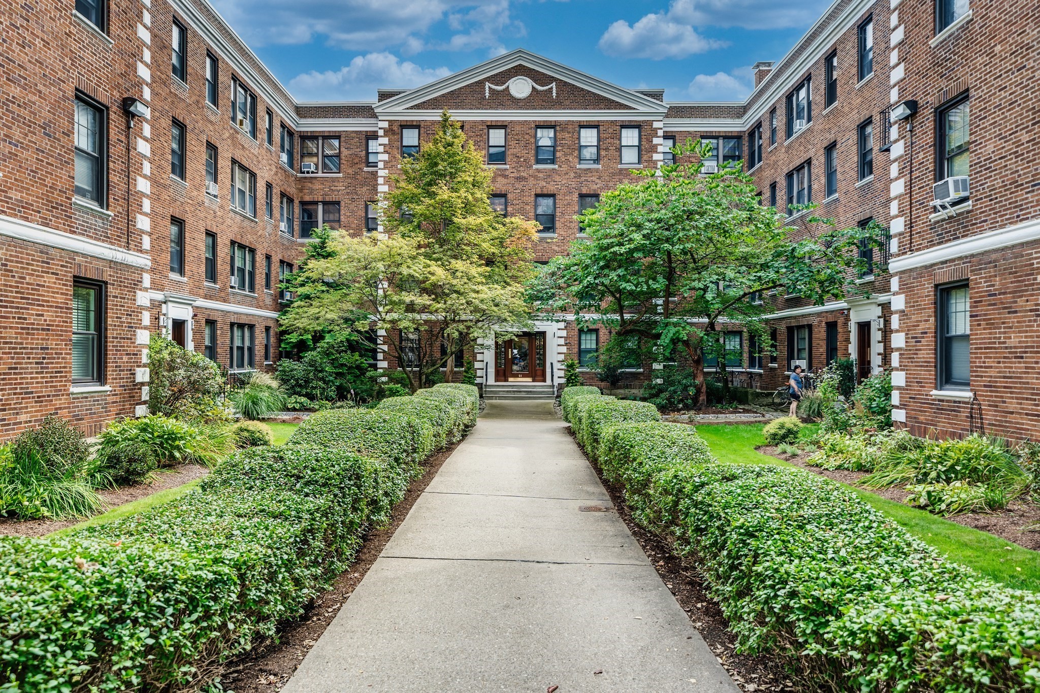 62 Queensberry St Unit 204, Fenway, Boston, MA 02215