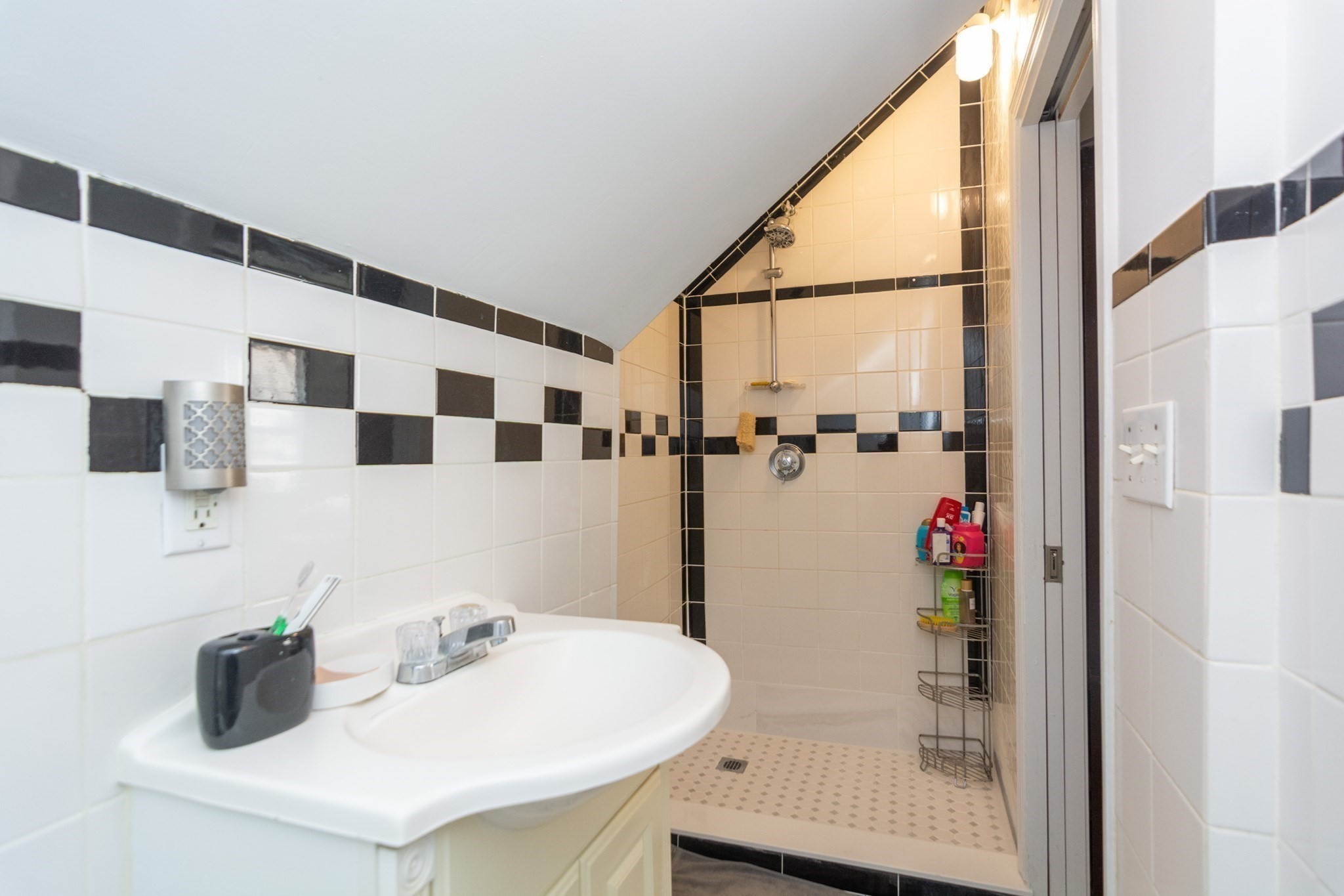 10 Dell St, Malden, MA 02148 - Image 27