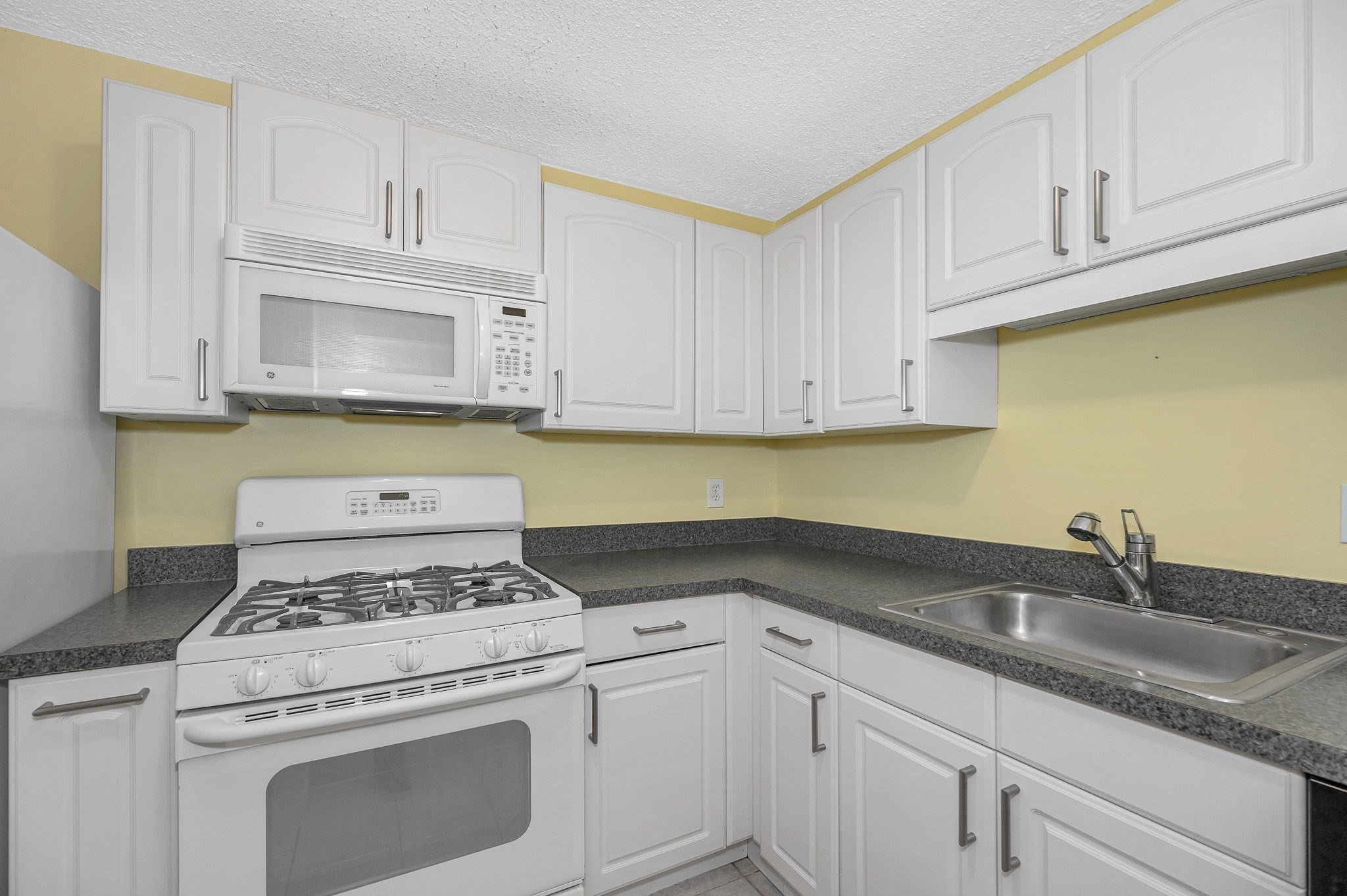 351 Pawtucket Blvd Unit 3, Lowell, MA 01854 - Image 4