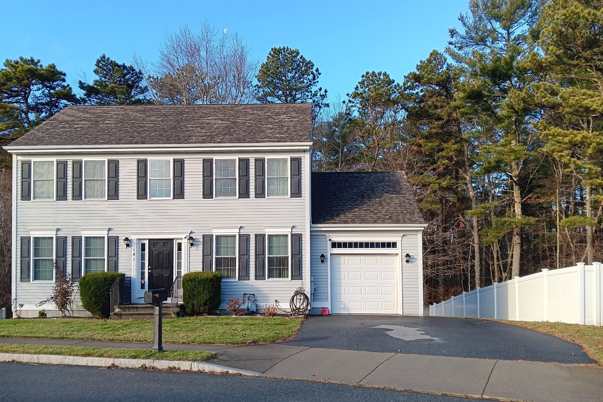 181 Tarkiln Pl, New Bedford, MA 02745