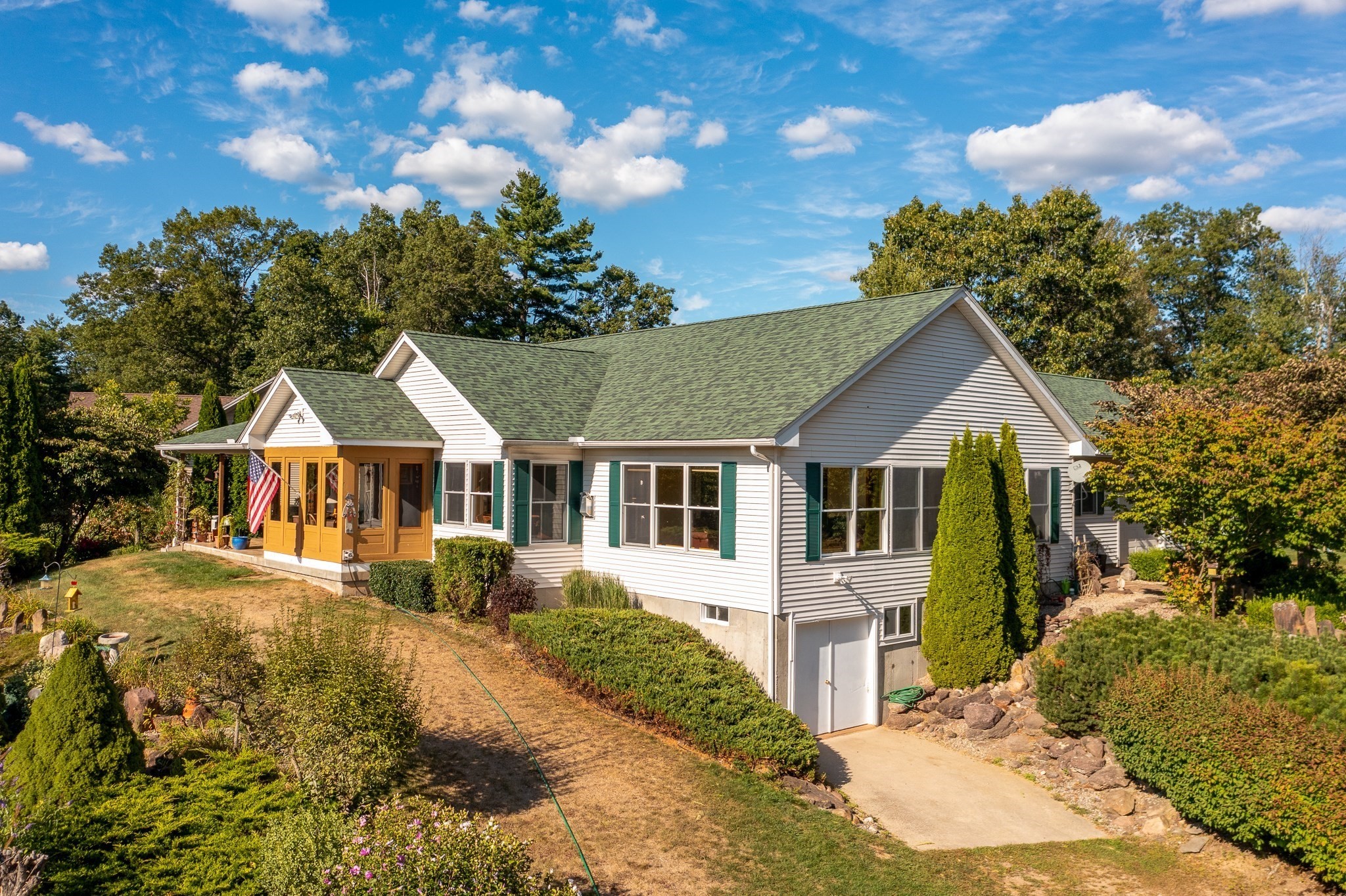 21 Old County Road, Southampton, MA 01073