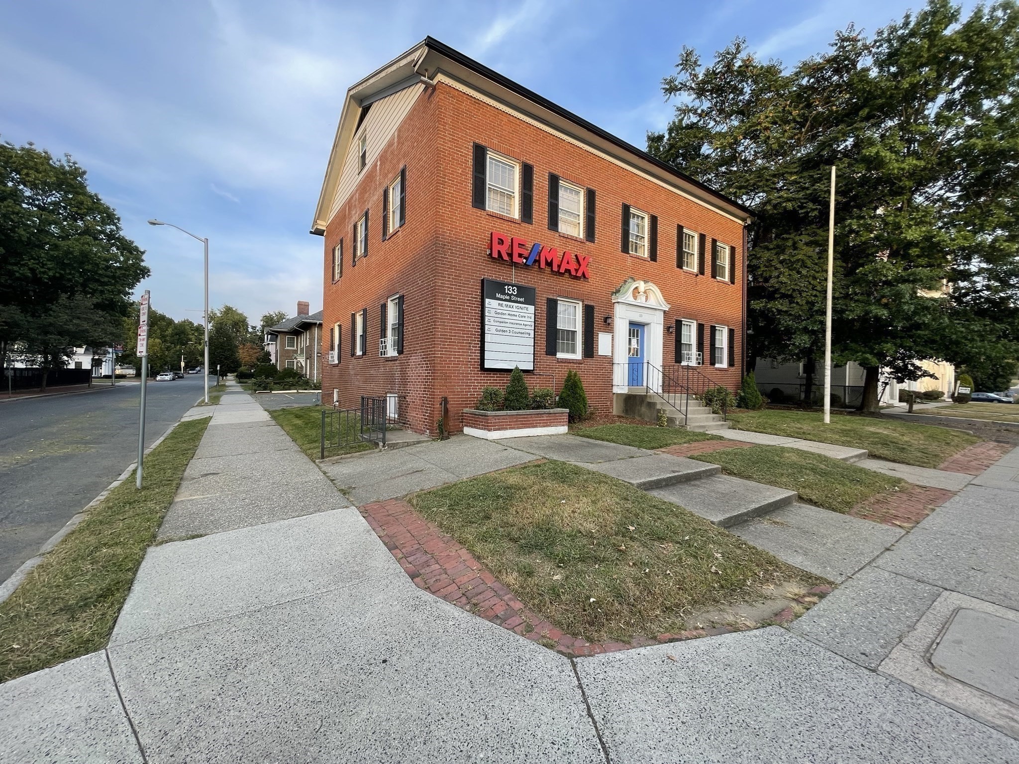 133 Maple St Suite 2, Springfield, MA 01105