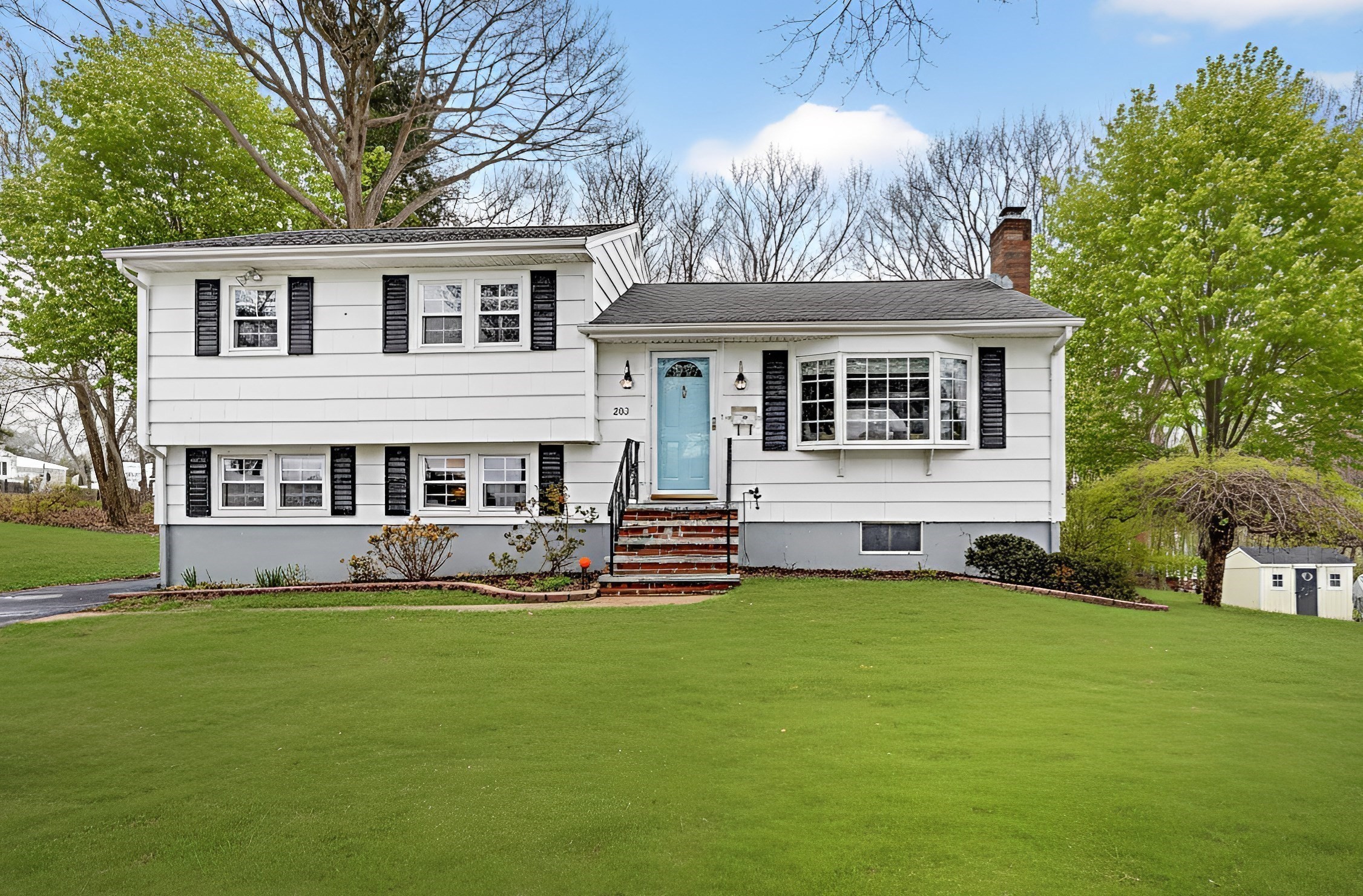 283 Ridgewood Drive, Norwood, MA 02062