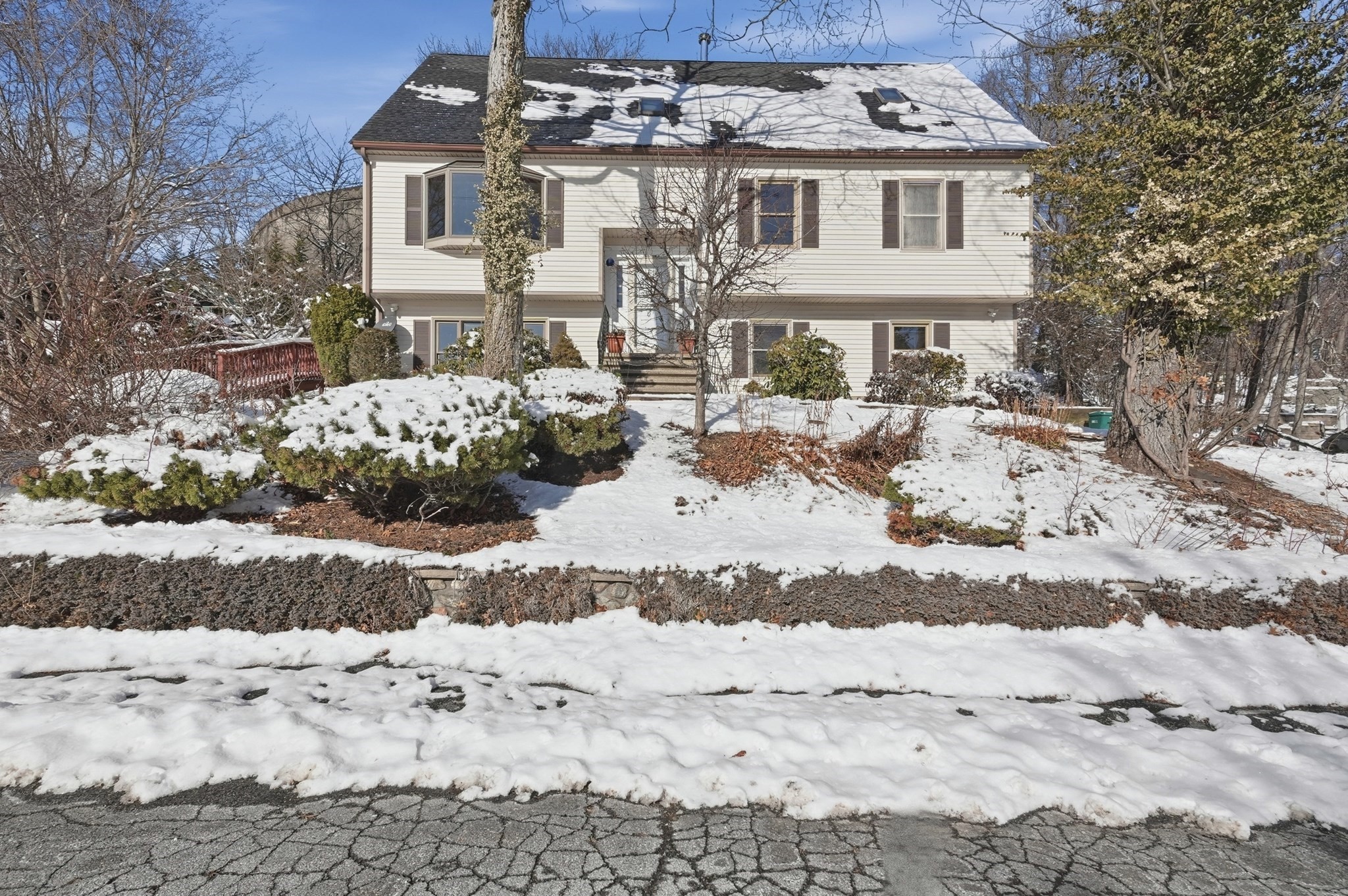 16 Battlemarch Way, Woburn, MA 01801