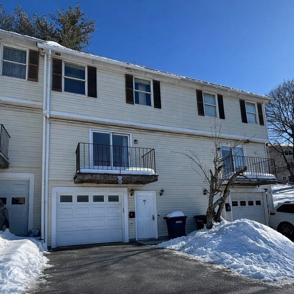 429 Grafton St Unit 2, Worcester, MA 01604