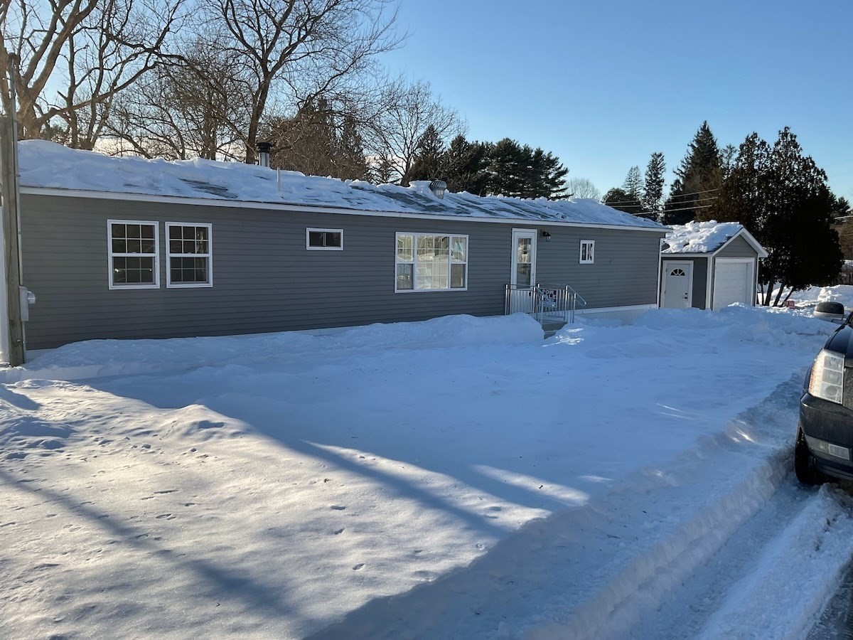 2 Sunnydale Circle, Brimfield, MA 01001