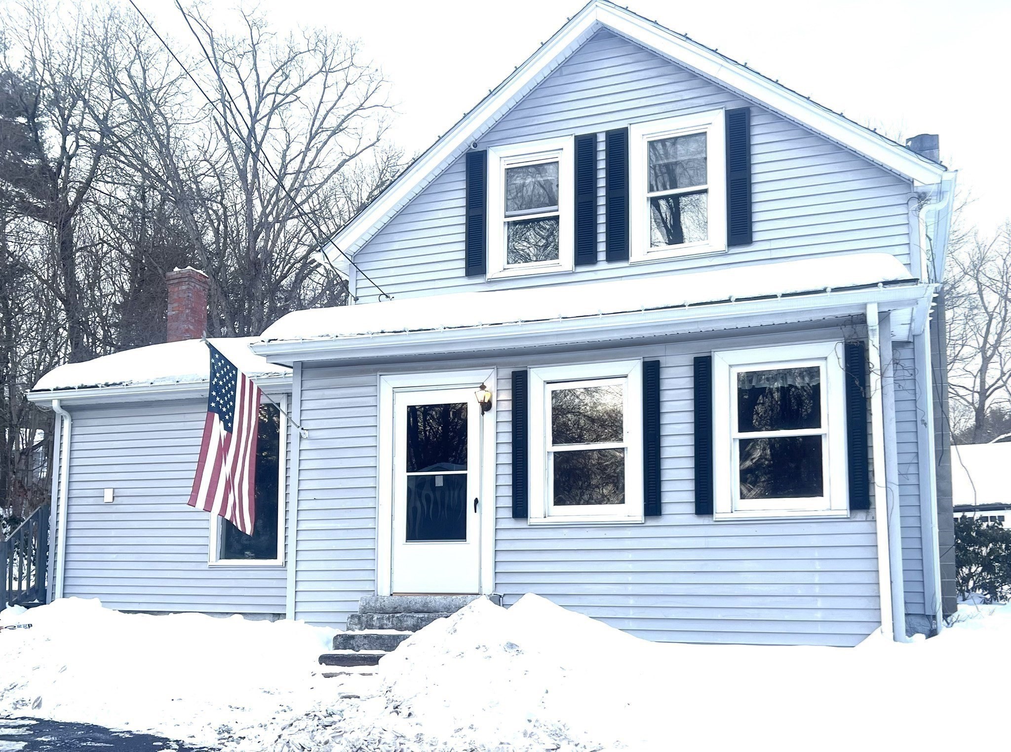 251 Union St, Northbridge, MA 01588